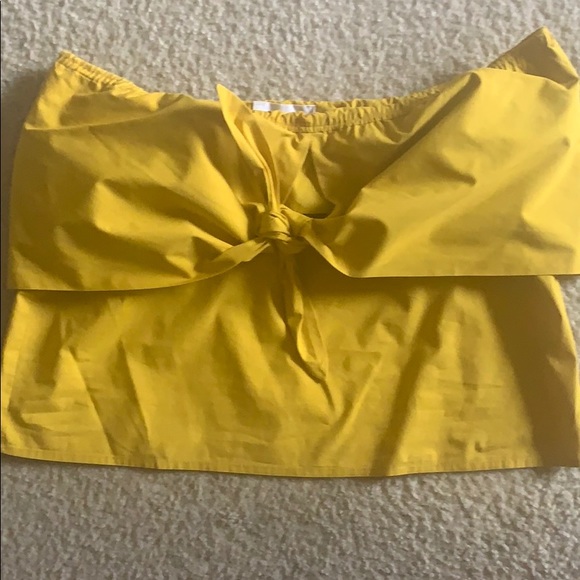 Gold off the shoulder blouse - Picture 3 of 4